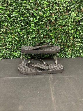 Michael Kors MK Logo PVC Mini Jet Set Print Women's Flip Flop - Womens 6